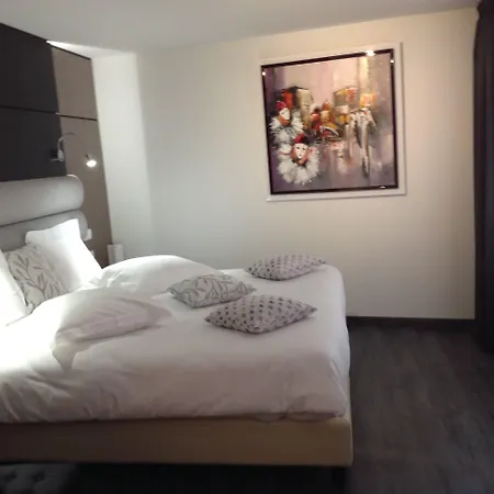 L'hostellerie Du Chateau فندق إِجويشا