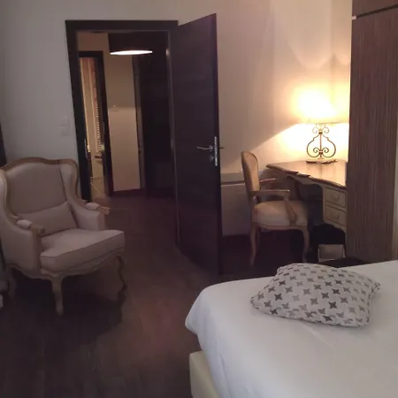 L'hostellerie Du Chateau فندق إِجويشا