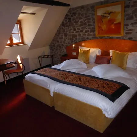 L'hostellerie Du Chateau 3*