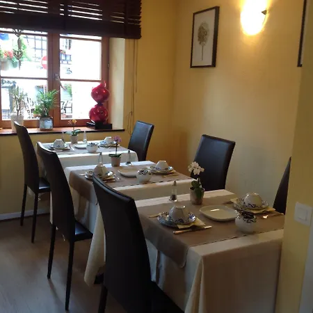 Hotell L'hostellerie Du Chateau 3*