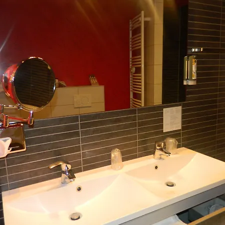 L'hostellerie Du Chateau فندق 3*