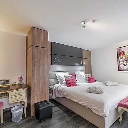L'hostellerie Du Chateau فندق 3*