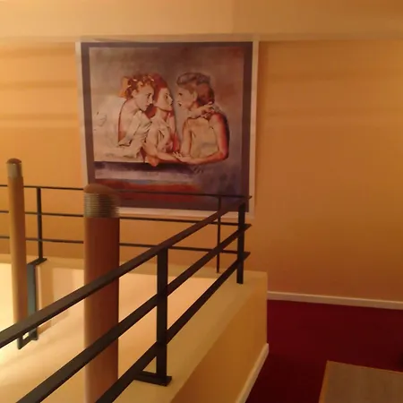 فندق L'hostellerie Du Chateau إِجويشا