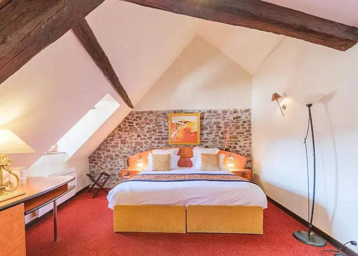 Hotel L'hostellerie Du Chateau 3*