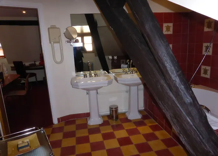 L'hostellerie Du Chateau Hotel 3*